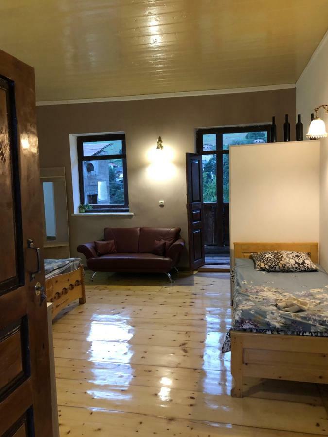 Travel Inn House Mestia • Მოგზაურის Სახლი Kültér fotó